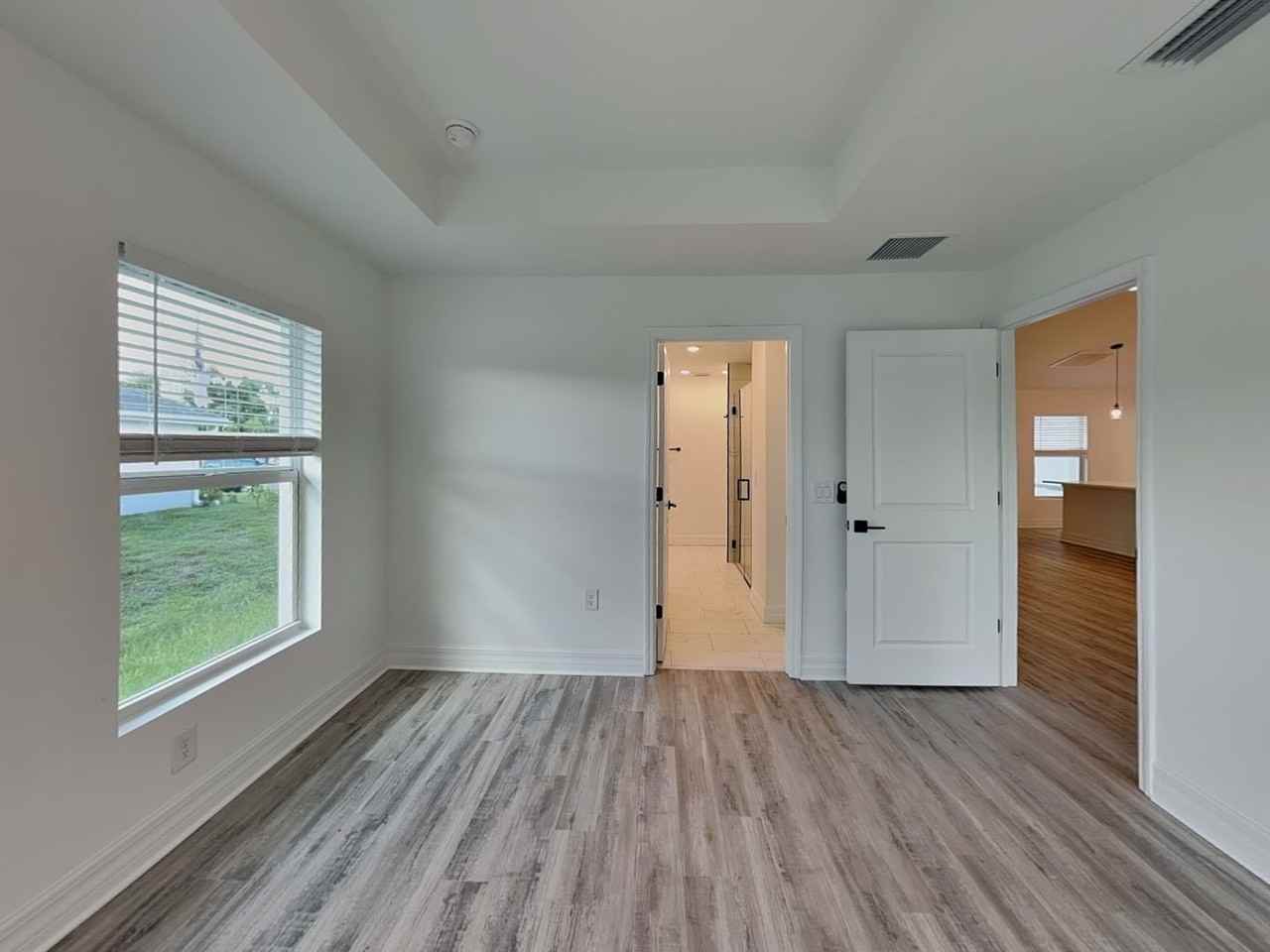 921 Nw 12th Pl - Photo 7 of 18