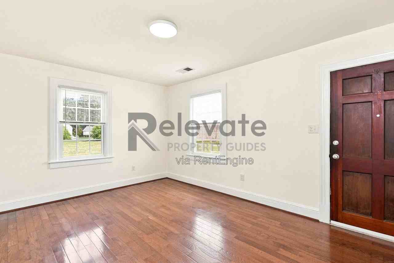 400 Dupuy Ave - Photo 5 of 22
