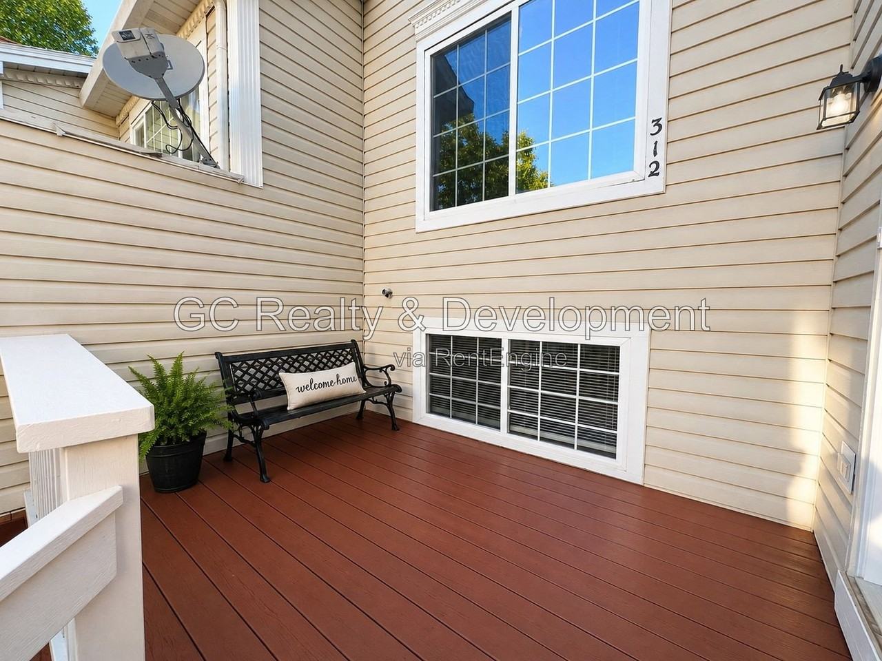 312 Fieldstone Ct - Photo 4 of 19