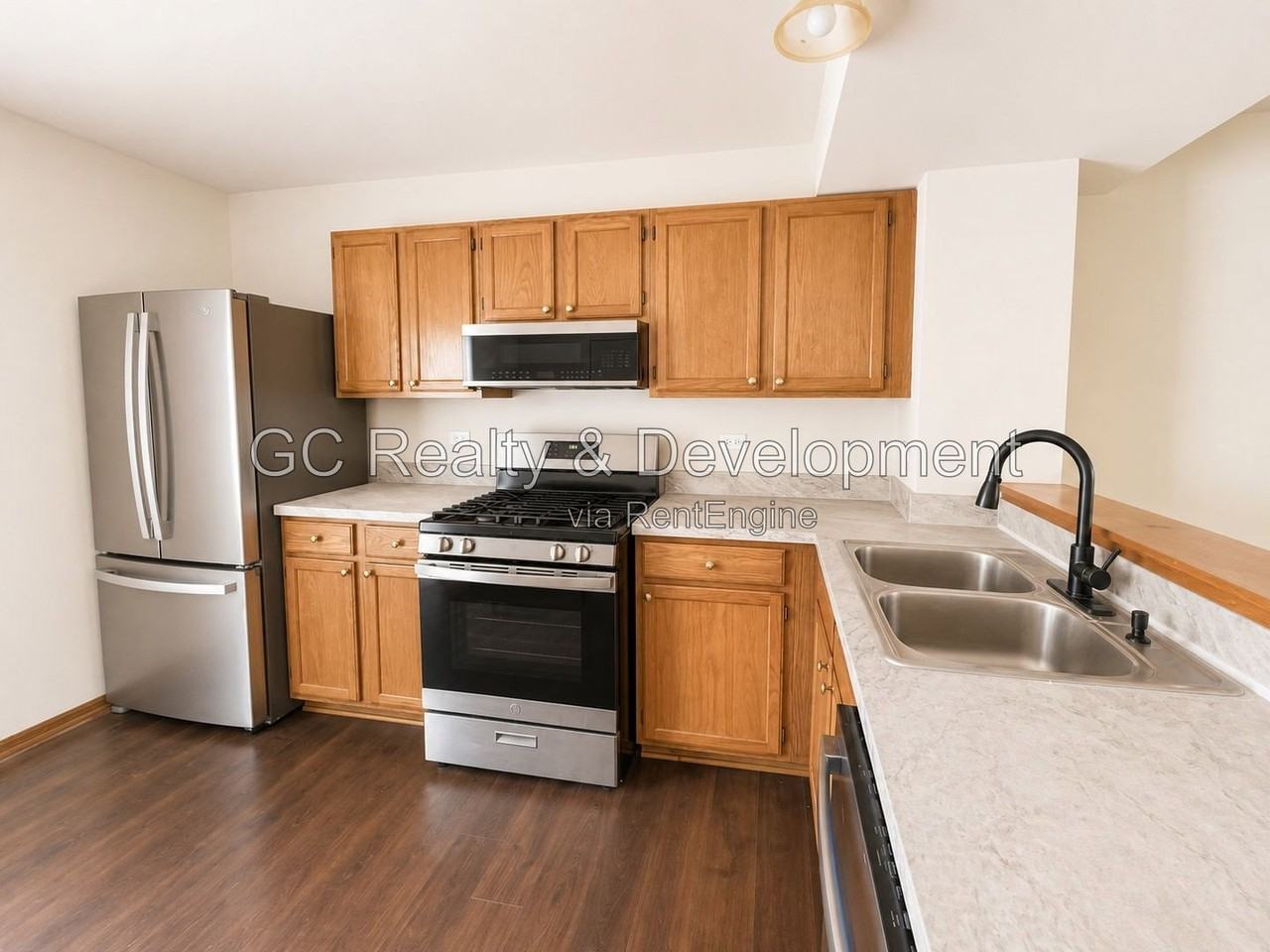 312 Fieldstone Ct - Photo 5 of 19