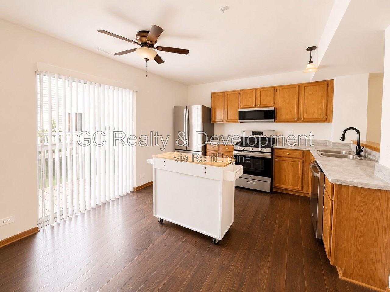 312 Fieldstone Ct - Photo 6 of 19