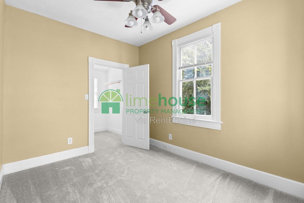 106 Parkview Ave