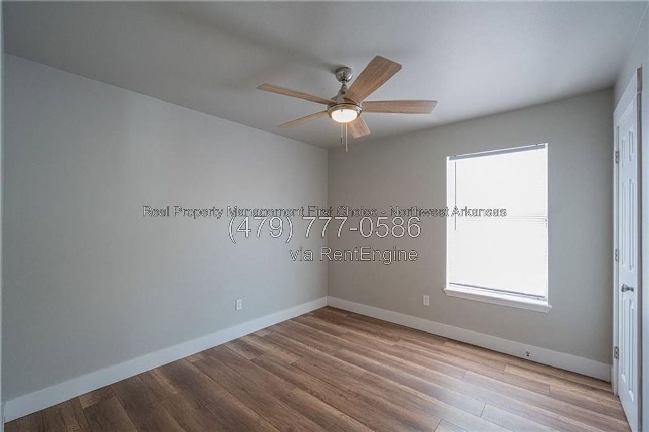 2407 W Ash St - Photo 6 of 15