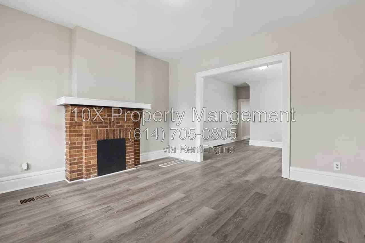 132 S Richardson Ave - Photo 6 of 27