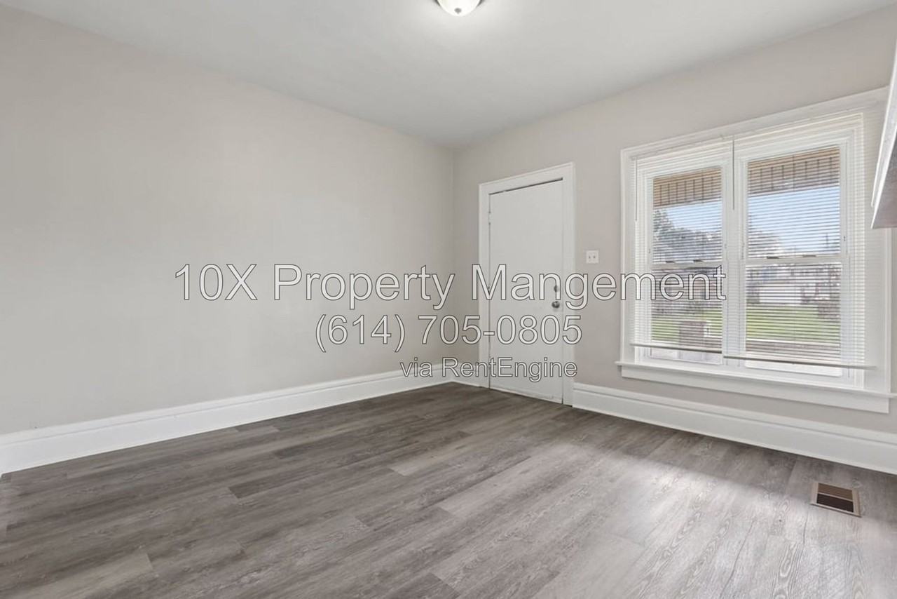132 S Richardson Ave - Photo 7 of 27