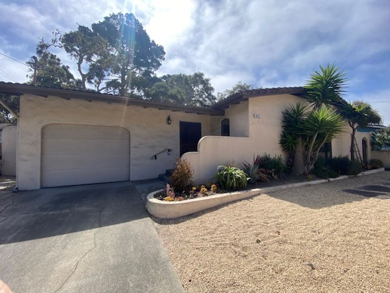 835 17 Mile Dr - Photo 2 of 44