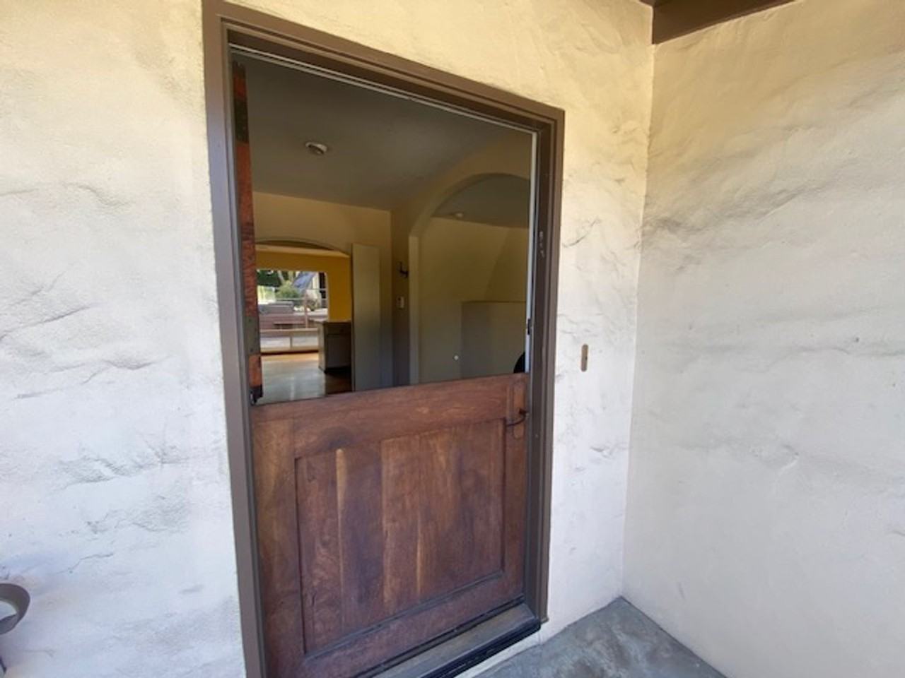 835 17 Mile Dr - Photo 4 of 44