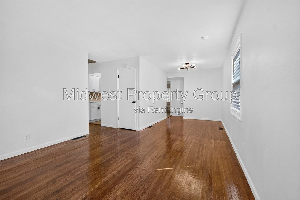 338 Lancashire Rd - Photo 5 of 26
