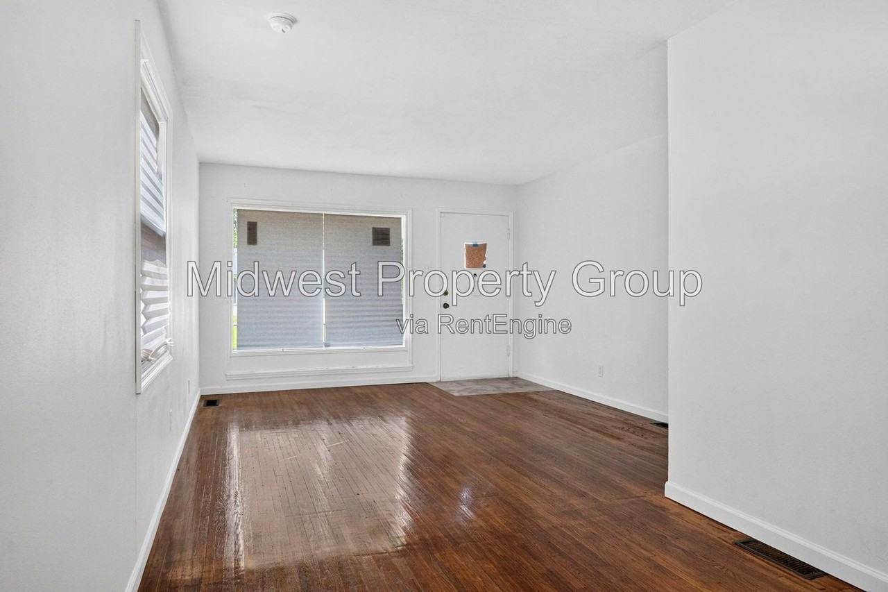338 Lancashire Rd - Photo 6 of 26
