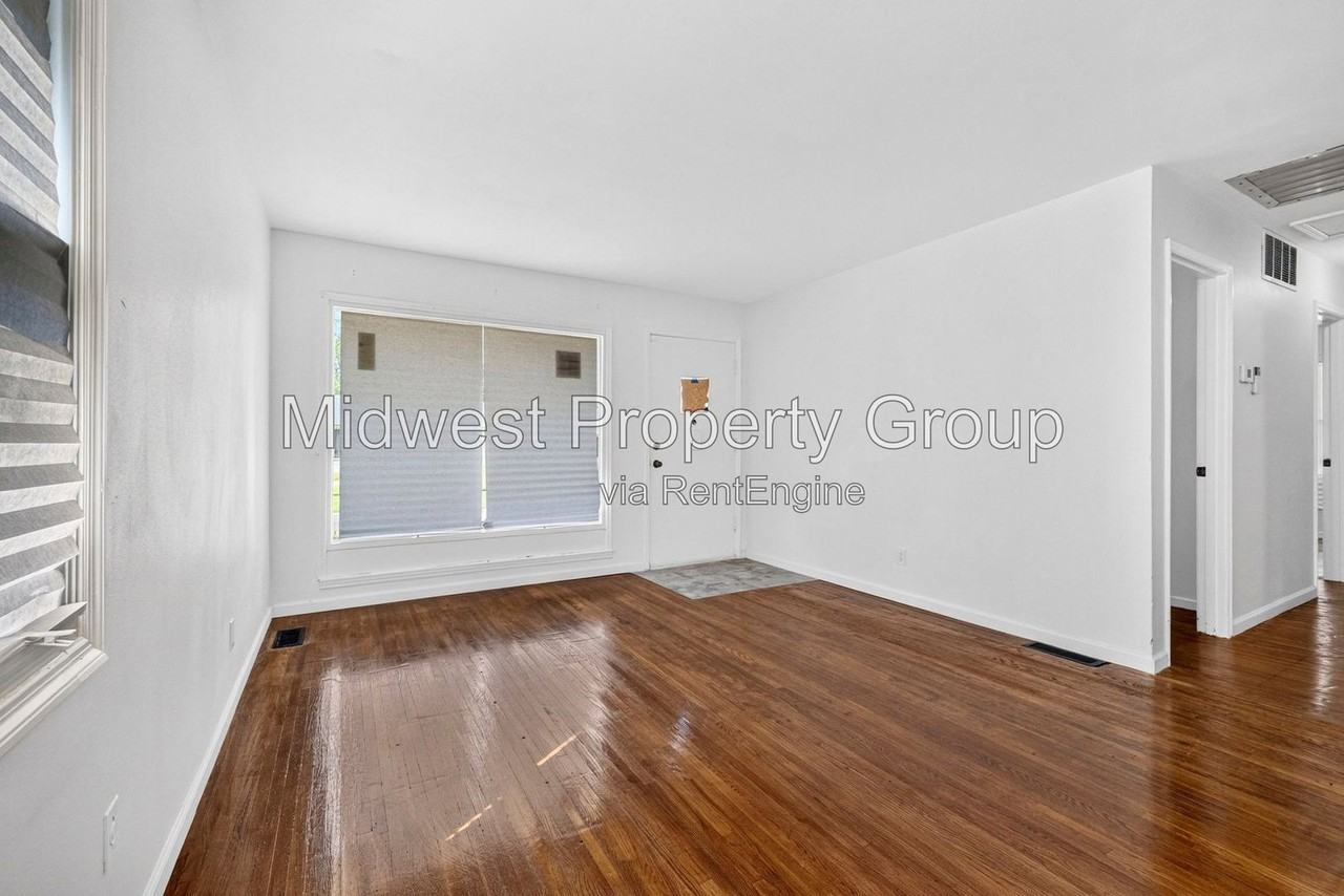 338 Lancashire Rd - Photo 7 of 26