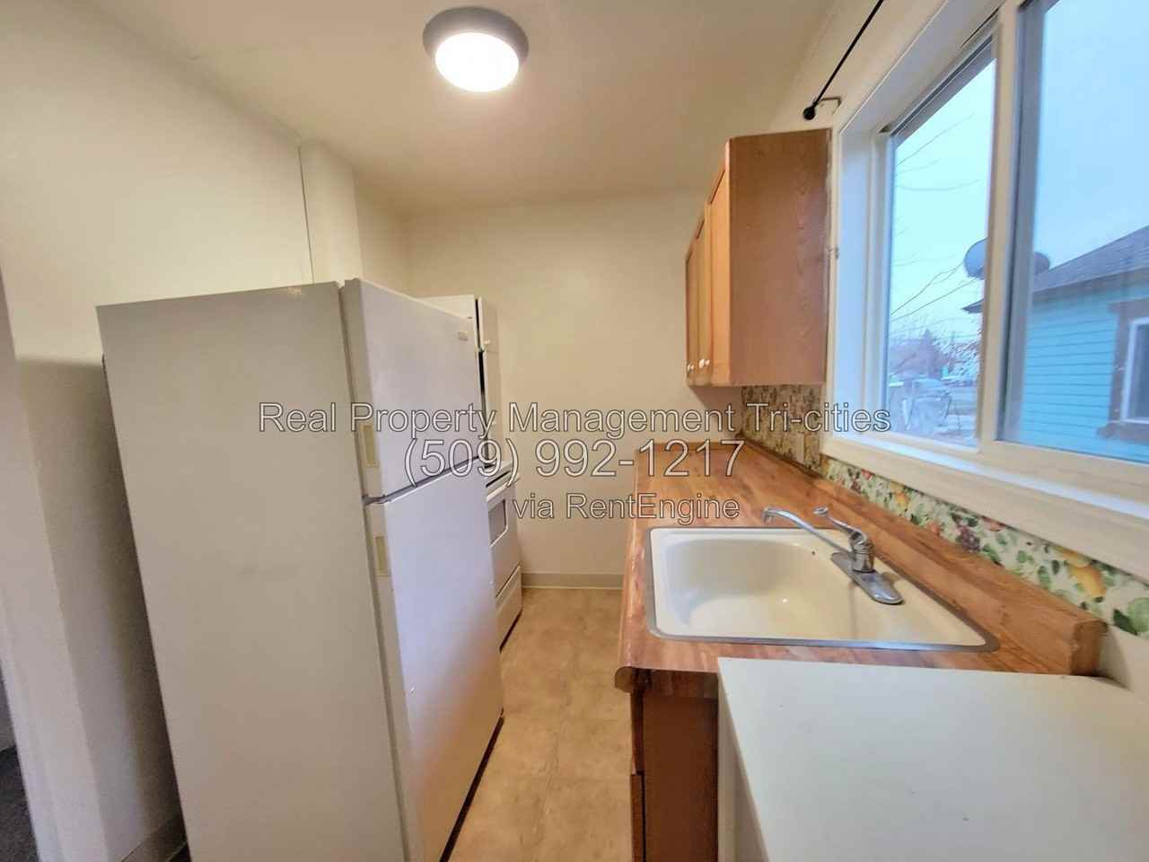 728 W Bonneville St #1 - Photo 5 of 10