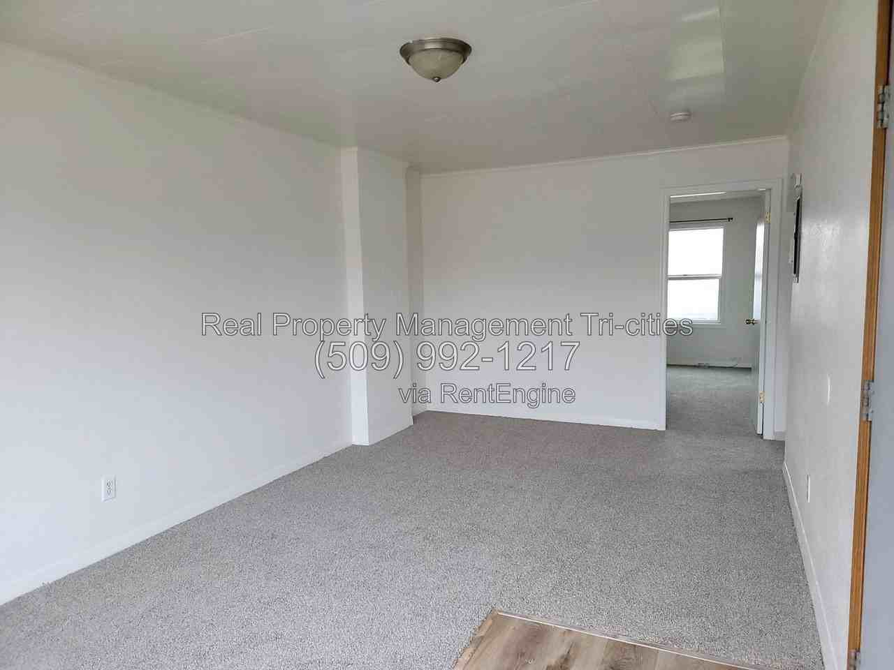 728 W Bonneville St #1 - Photo 7 of 10