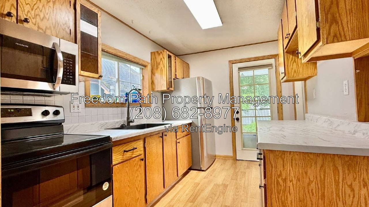 309 W Mission Ave - Photo 6 of 20