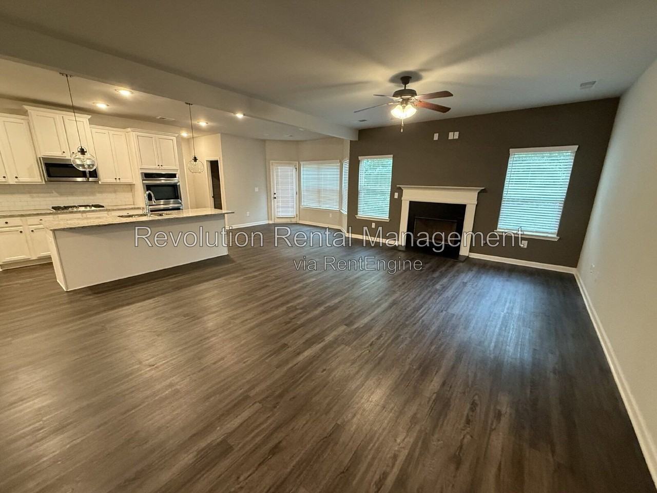 1009 Fable Ln - Photo 4 of 24