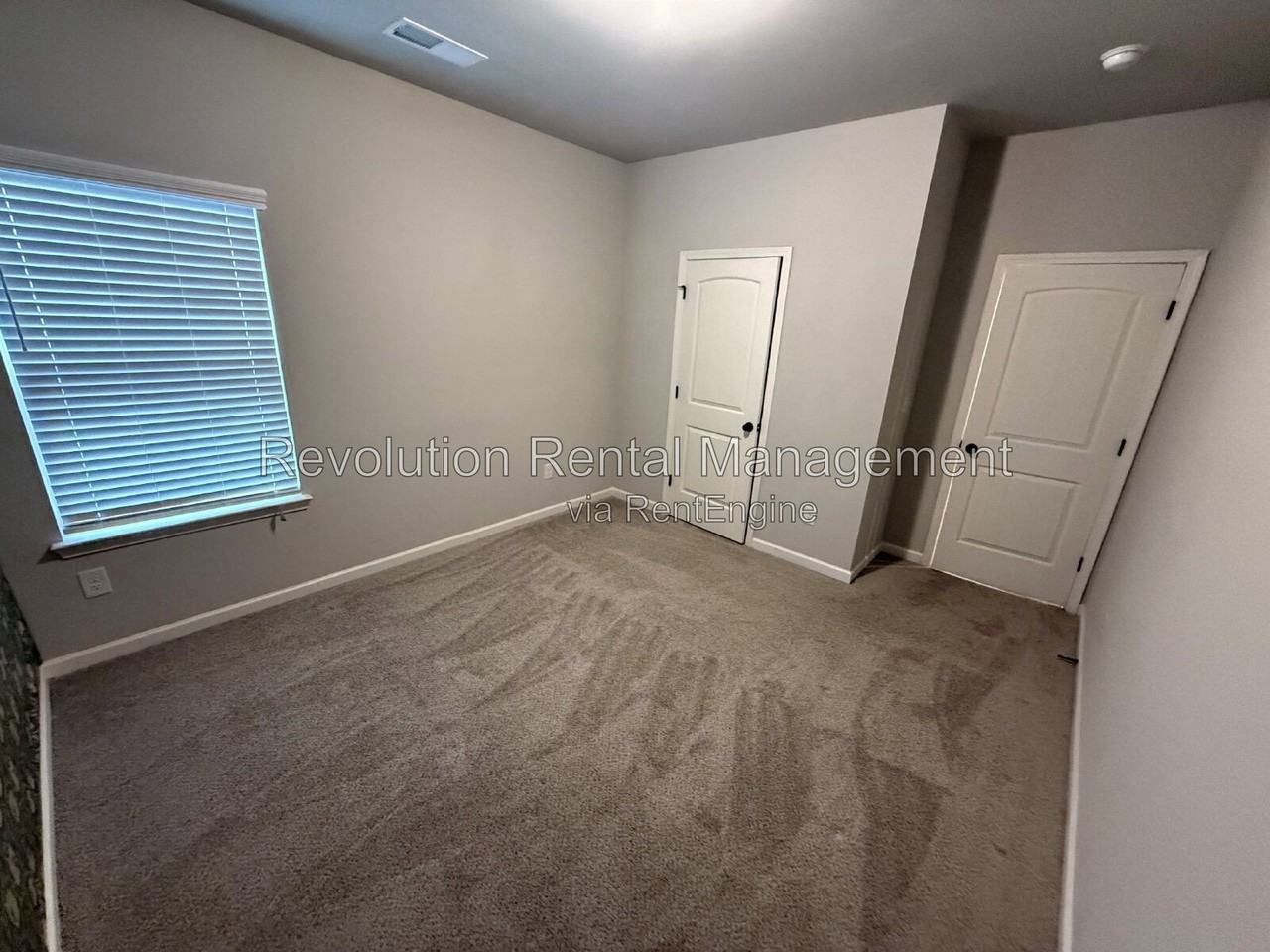1009 Fable Ln - Photo 7 of 24