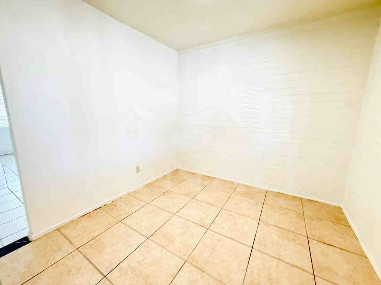 7007 S 8th St - Photo 5 of 14