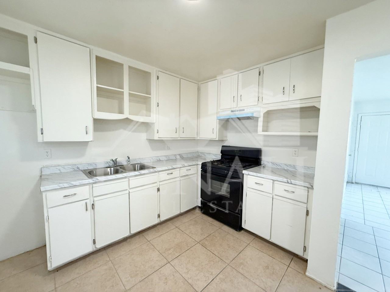 7007 S 8th St - Photo 6 of 14