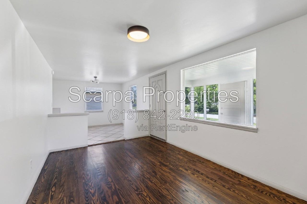 202 E 4th Ave - Photo 5 of 18