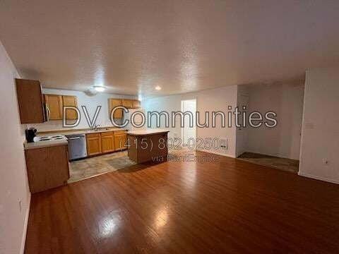 2521 Nw Cedar Ave #2 - Photo 3 of 12