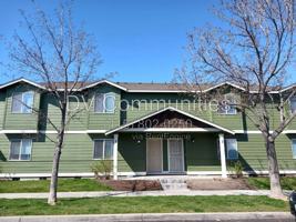 featured image of 2521 Nw Cedar Ave #2-2