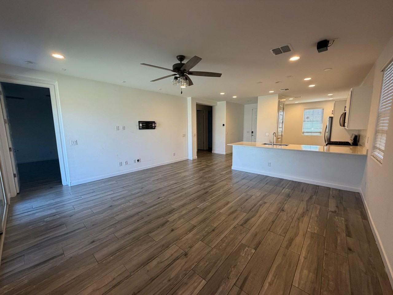 24596 N 170th Dr - Photo 2 of 16
