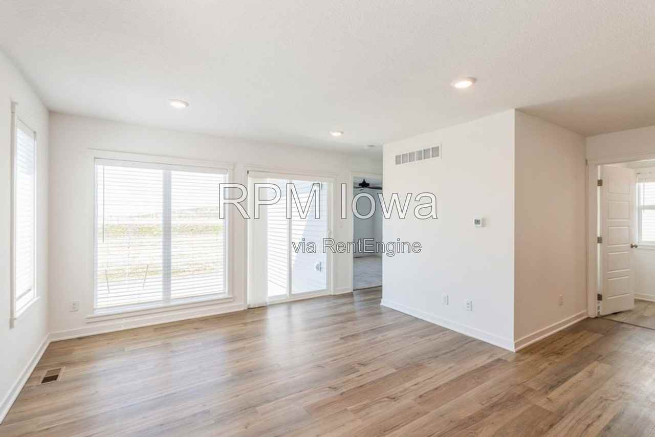 1241 Nw Yorktown Dr - Photo 2 of 16