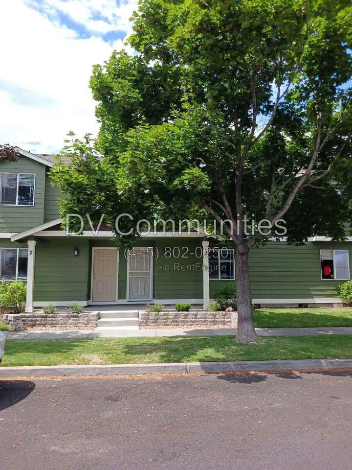 2521 Nw Cedar Ave #3 - Photo 2 of 8