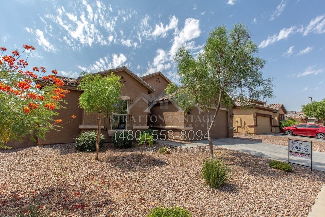 18295 W Saguaro Ln - Photo 2 of 41