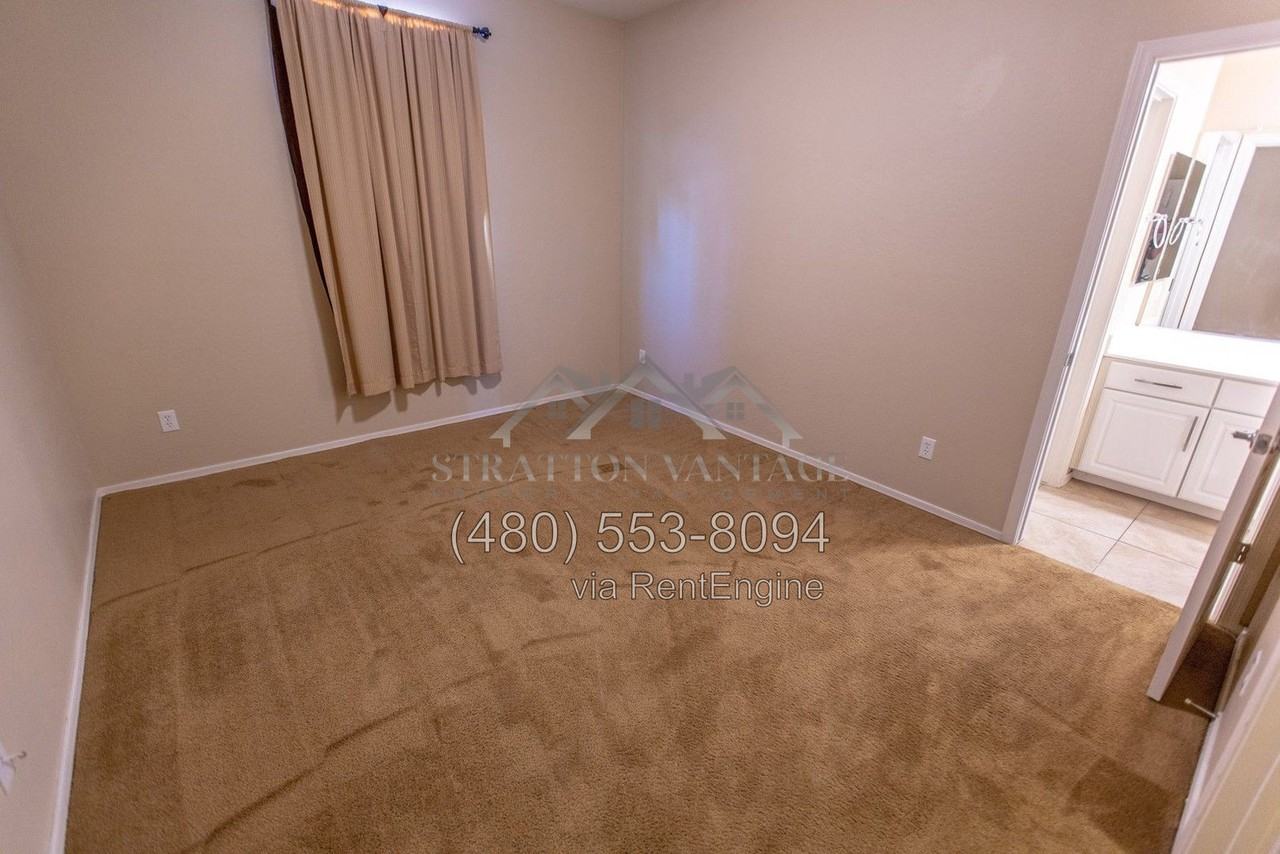 18295 W Saguaro Ln - Photo 5 of 41