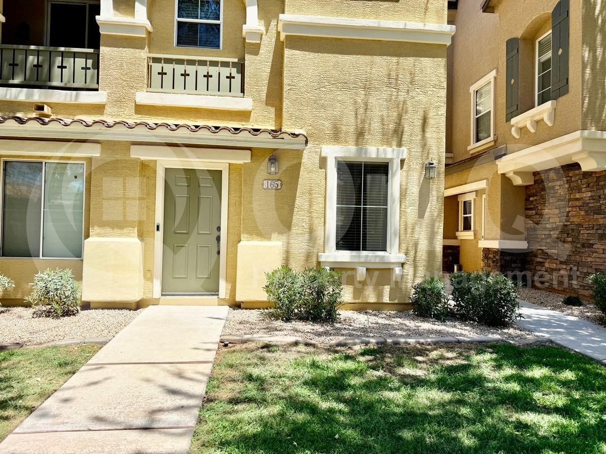 165 W Tremaine Ct - Photo 2 of 18