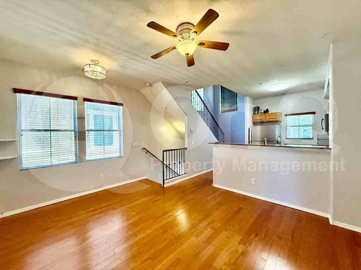 165 W Tremaine Ct - Photo 7 of 18