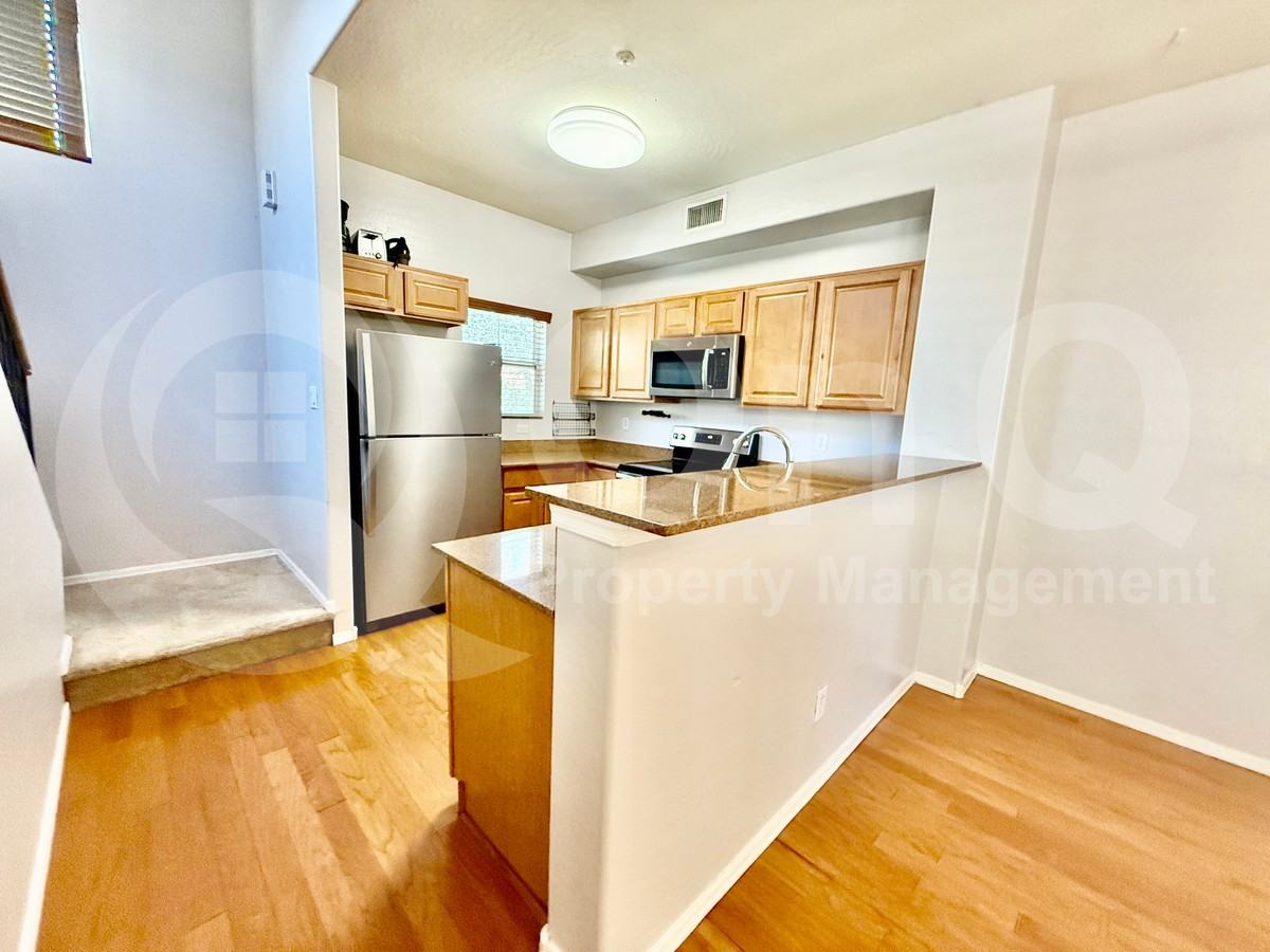 165 W Tremaine Ct - Photo 4 of 18