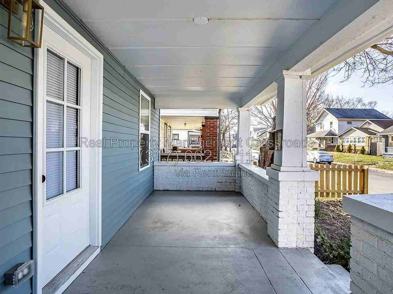 849 N Oakland Ave - Photo 3 of 44