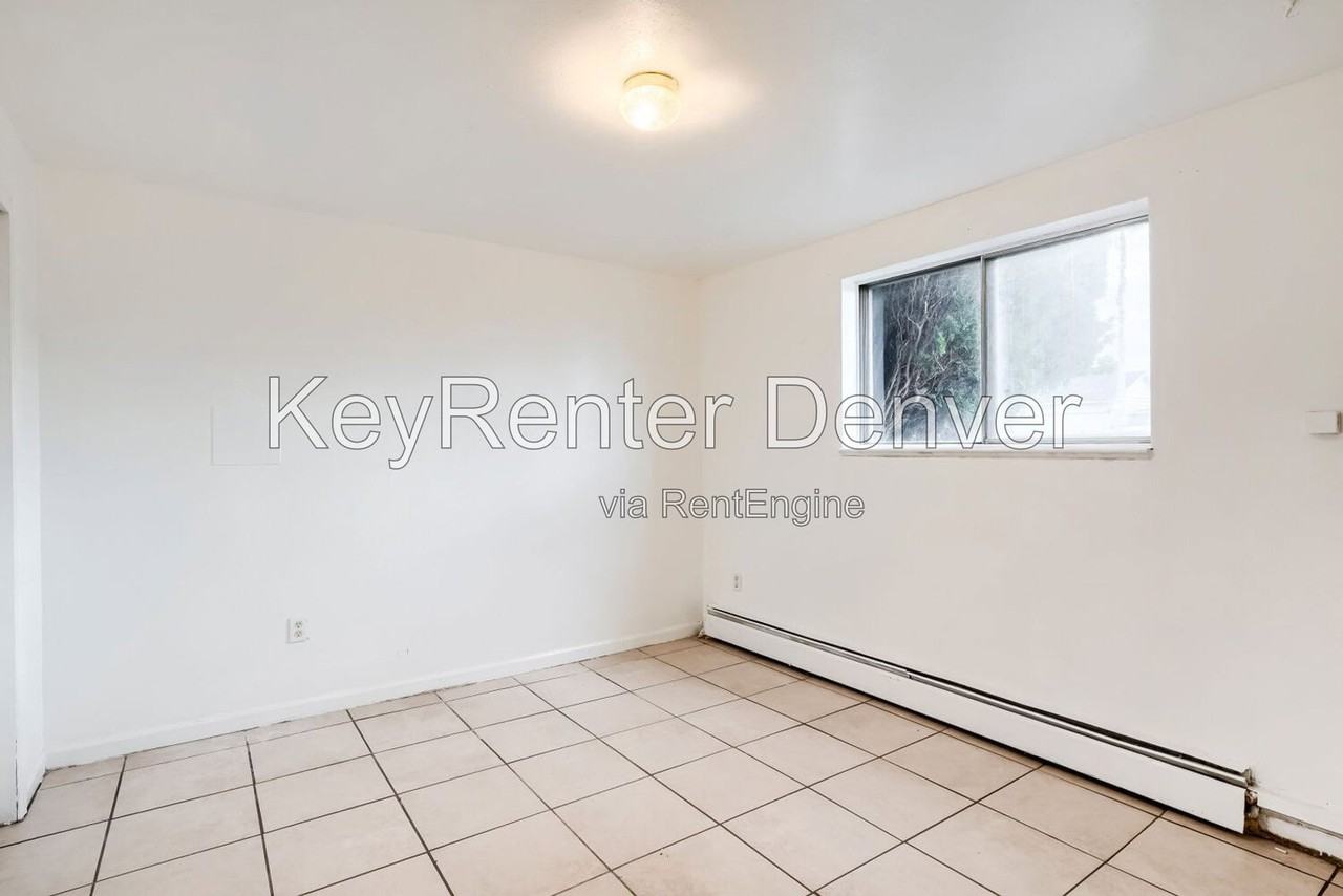 7950 Patricia Dr - Photo 4 of 12