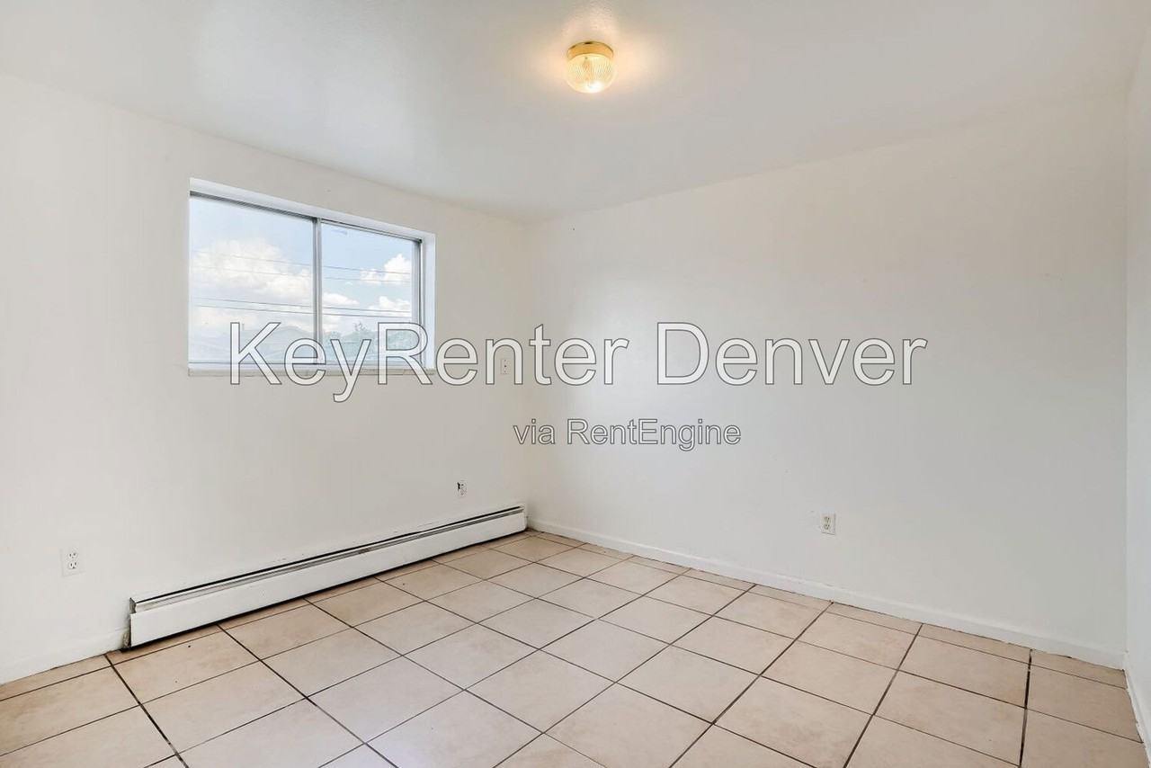 7950 Patricia Dr - Photo 5 of 12