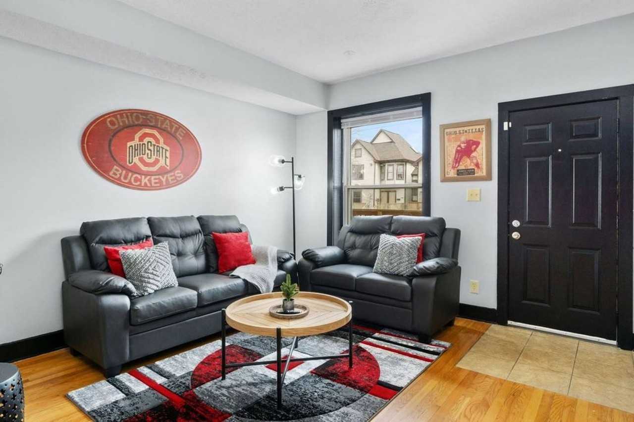 1373 Indianola Ave - Photo 2 of 30