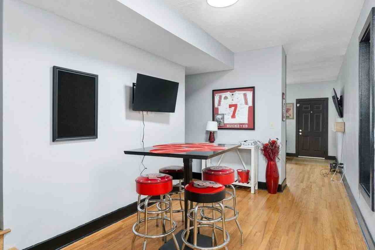 1373 Indianola Ave - Photo 7 of 30