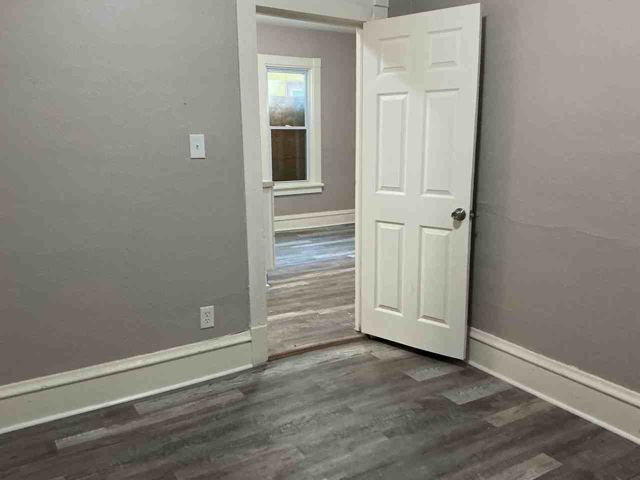 3657 N 12th St - Photo 5 of 24