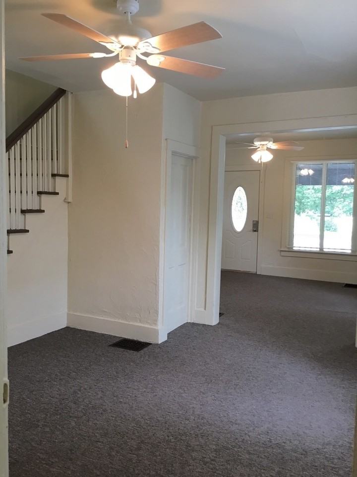 618 S 8th St - Photo 3 of 19