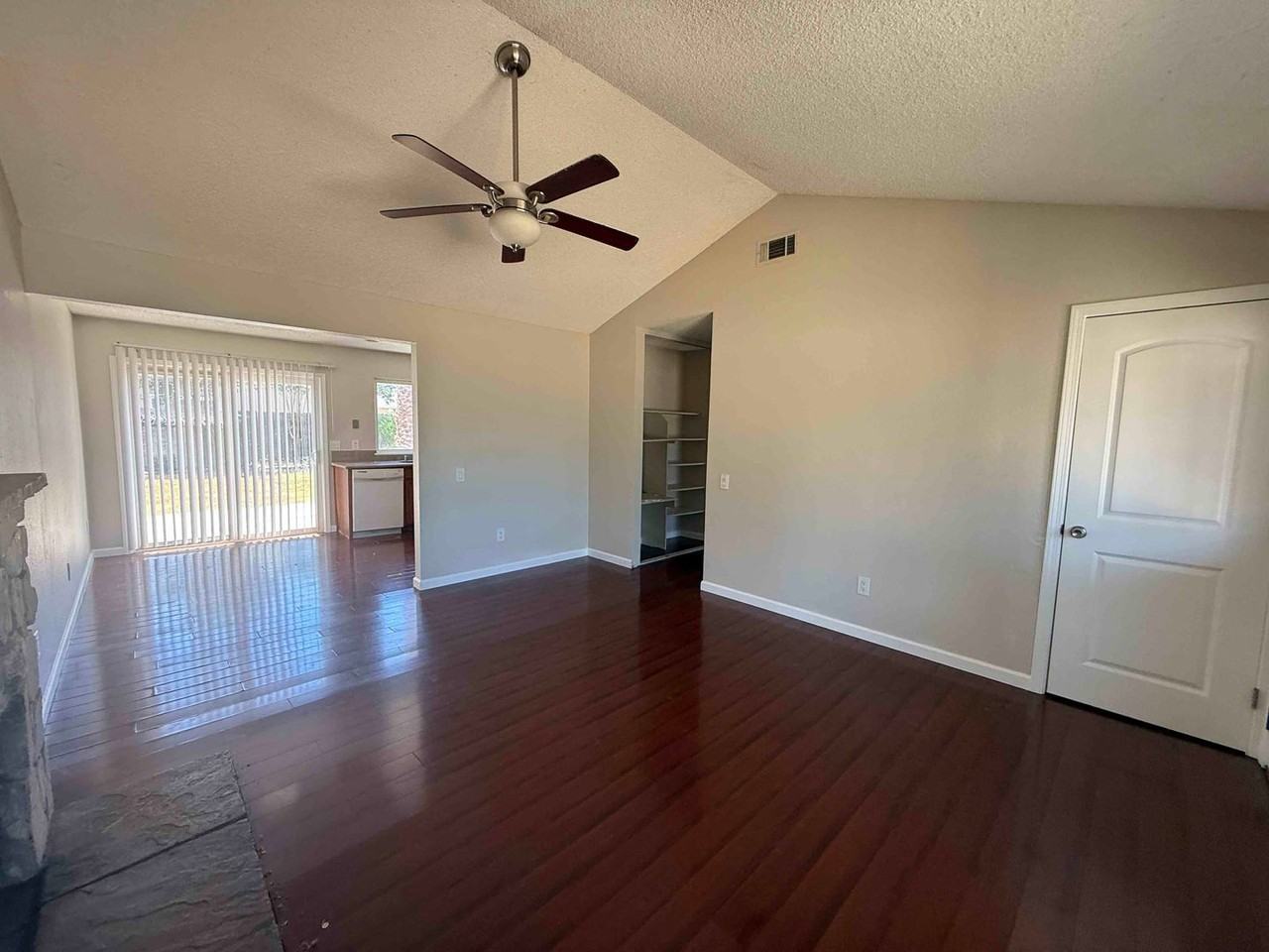 1 Deertree Ct - Photo 5 of 18