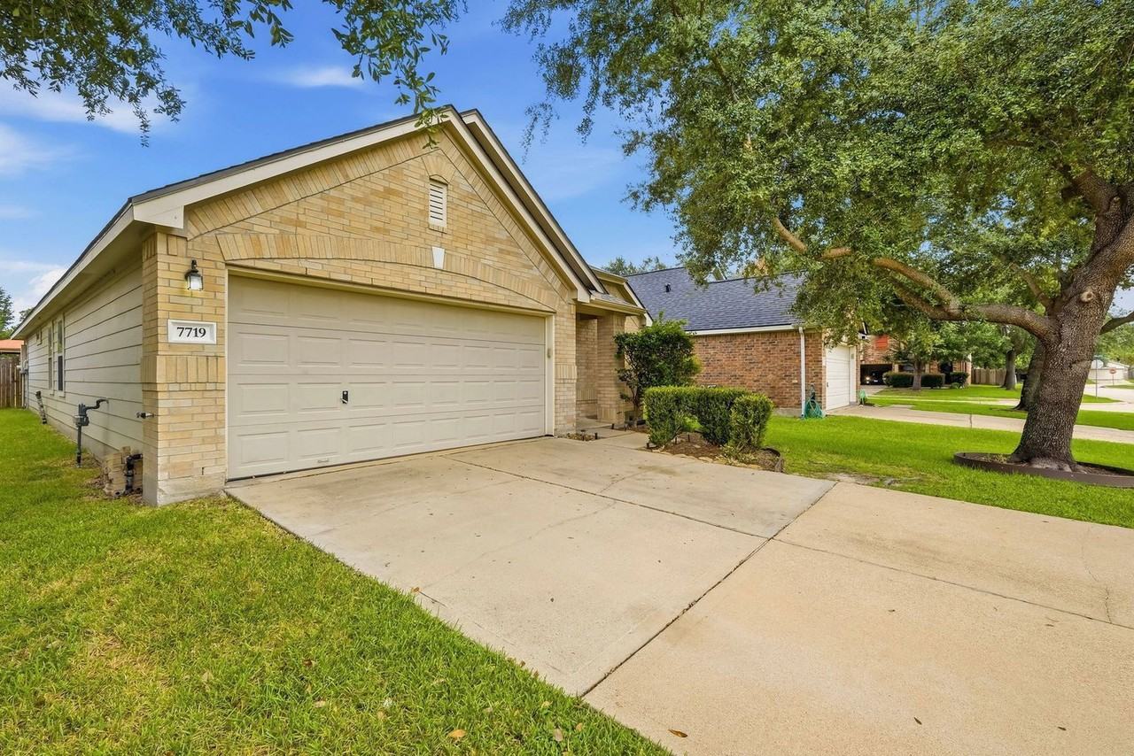 7719 Serene Wood Ln - Photo 2 of 25