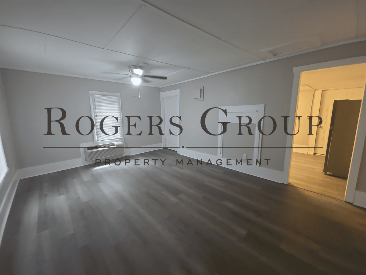 311 Perry St - Photo 4 of 12