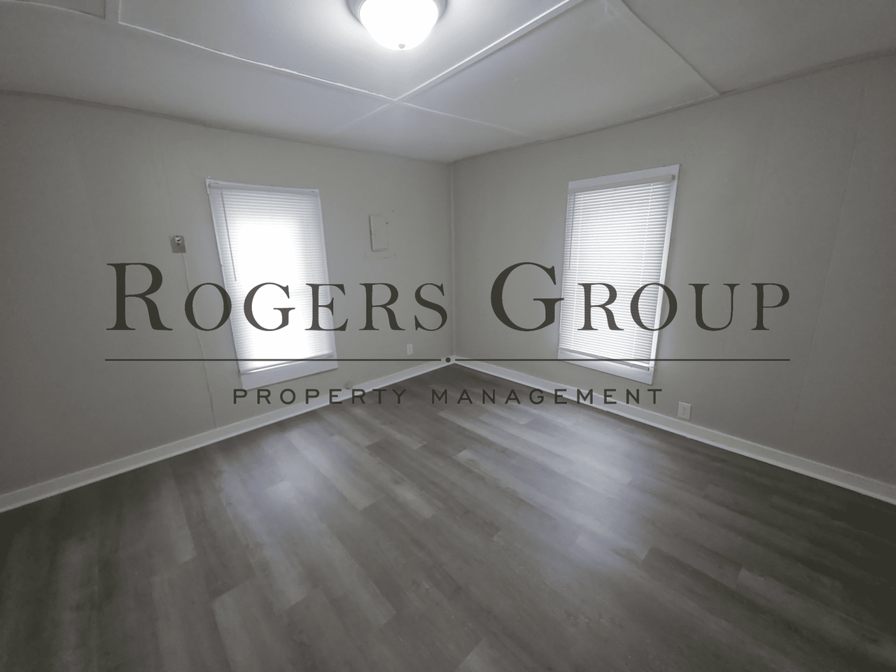 311 Perry St - Photo 6 of 12