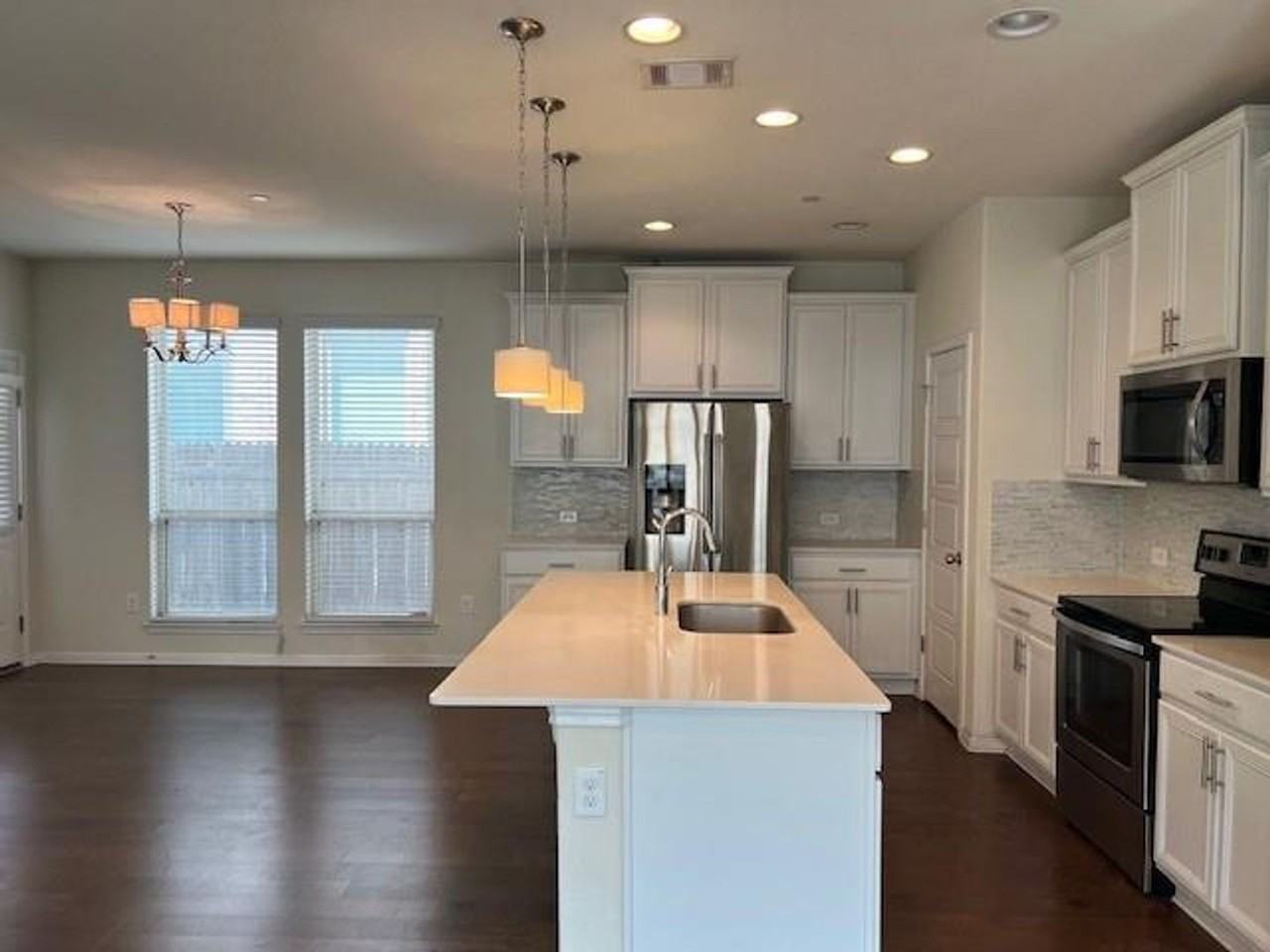 3240 E Whitestone Blvd #75 - Photo 6 of 21