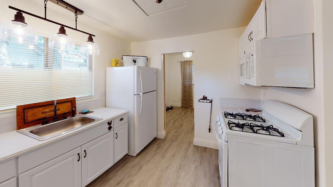 23349 Seeley Way - Photo 4 of 10