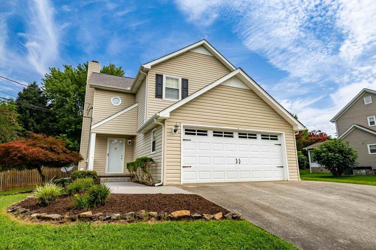 8807 Ryegate Dr - Photo 5 of 43