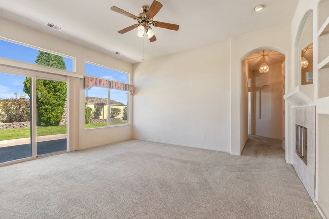 9455 Oakley Ln - Photo 4 of 22