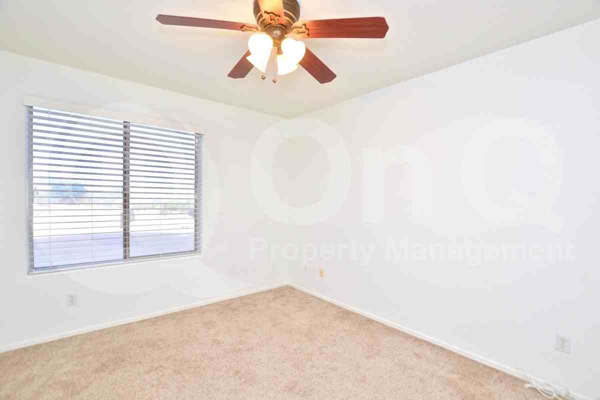 6629 W Rose Garden Ln - Photo 6 of 32