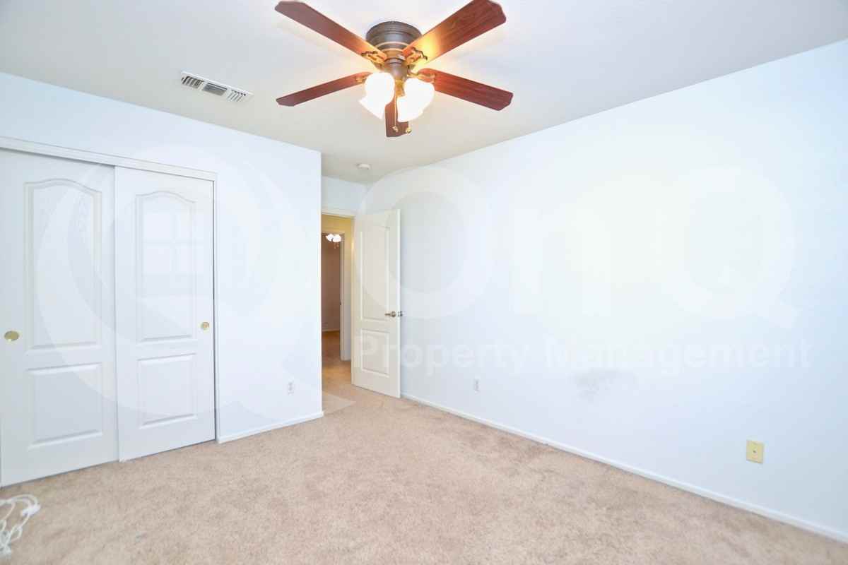 6629 W Rose Garden Ln - Photo 7 of 32