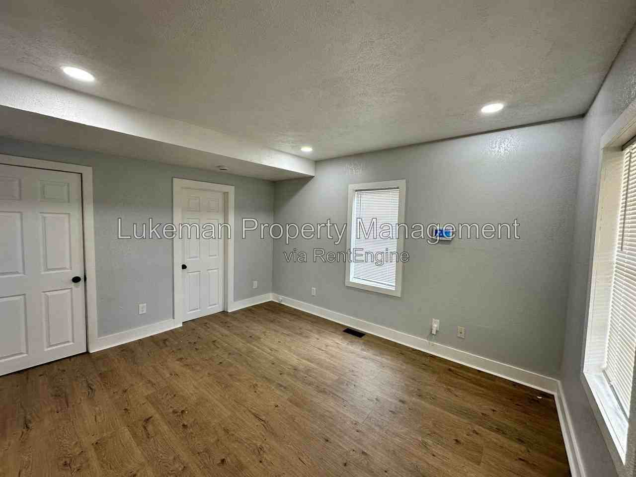 215 E North St - Photo 3 of 33